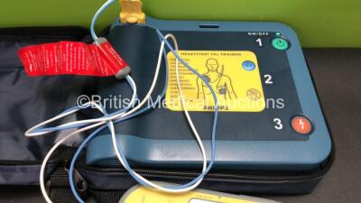 Philips Heartstart FRx Trainer in Carry Case (Powers Up) *F131001* - 2