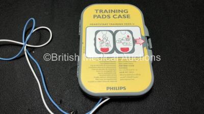 Philips Heartstart FRx Trainer in Carry Case (Powers Up) *F131001* - 3