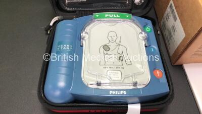 Philips Heartstart HS1 Defibrillator with 1 x Philips Ref M5070A Battery *Install Date 09-2026* with Philips M5071A Smart Pads Cartridge and Accessories in Carry Case (Powers Up in Excellent Condition) - 2