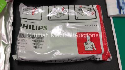 Philips Heartstart HS1 Defibrillator with 1 x Philips Ref M5070A Battery *Install Date 09-2026* with Philips M5071A Smart Pads Cartridge and Accessories in Carry Case (Powers Up in Excellent Condition) - 4