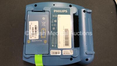 Philips Heartstart HS1 Defibrillator with 1 x Philips Ref M5070A Battery *Install Date 08-2026* with Philips M5071A Smart Pads Cartridge and Accessories in Carry Case (Powers Up in Excellent Condition) - 3