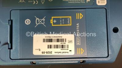 Philips Heartstart HS1 Defibrillator with 1 x Philips Ref M5070A Battery *Install Date 08-2026* with Philips M5071A Smart Pads Cartridge and Accessories in Carry Case (Powers Up and Boxed in Excellent Condition) - 3