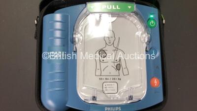 Philips Heartstart HS1 Defibrillator with 1 x Philips Ref M5070A Battery *Install Date 08-2026* with Philips M5071A Smart Pads Cartridge and Accessories in Carry Case (Powers Up and Boxed in Excellent Condition) - 2