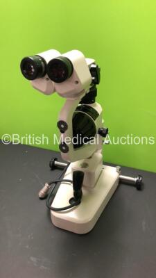 TopCon SL-2F Slit Lamp with 2 x 12,5x Eyepieces (Unable to Power Test Due to No Power Supply) - 3