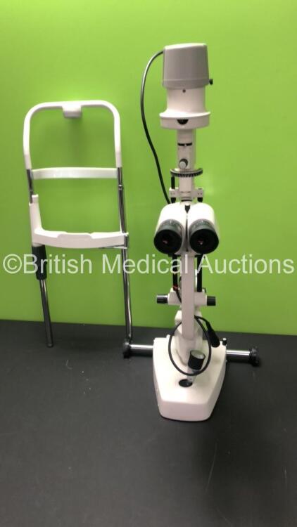 Unknown Make of Slit Lamp with 2 x Eyepieces and Chin Rest (Unable to Power Test Due to No Power Supply -Damage to Chin Rest - See Pictures)