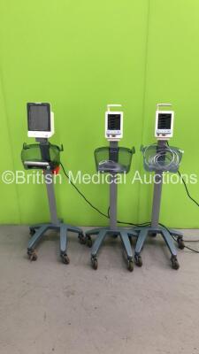 1 x Mindray VS-900 Vital Signs Monitor on Stand with NIBP and SPO2 Options (Powers Up) and 2 x Datascope Duo Vital Signs Monitor on Stands (1 x Powers Up)