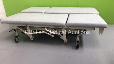 2 x Hydraulic Patient Examination Couches (Hydraulics Tested Working) - 3