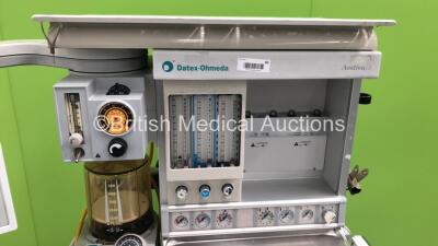 Datex-Ohmeda Aestiva/5 Anaesthesia Machine with Datex-Ohmeda Aestiva SmartVent Software Version 3.5. Bellows, Absorber and Hoses (Powers Up) - 3