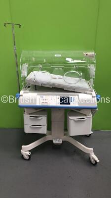 Drager Air-Shields Isolette C2000 Infant Incubator Version 3.01 with Mattress (Powers Up)