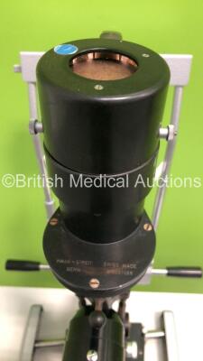 Haag Streit Bern Slit Lamp with 2 x 10 x Eyepieces on Hydraulic Table (Powers Up with Good Bulb) *S/N 90010979* - 5