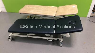 2 x Hydraulic Patient Couch (Hydraulics Tested Working - 1 x Missing Wheels) - 2