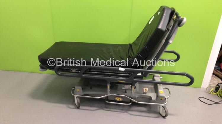 Anetic Aid QA3 Hydraulic Patient Examination Couch with Cushions (Hydraulics Tested Working) *S/N 6380*