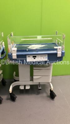 2 x Drager Babytherm 8000 Infant Incubators (Both Power Up - Both Missing Buttons - Both Incomplete - See Pictures) *S/N ARYK-0010*  **50.00 GBP Each / Buyers Premium 10 GBP** - 2