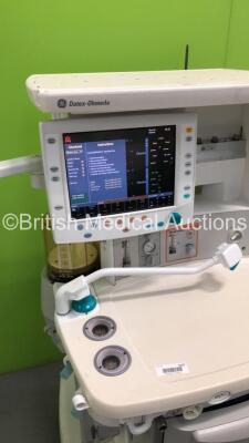 Datex-Ohmeda Avance Anaesthesia Machine Software Version 08.01 with Bellows and Hoses (Powers Up) *S/N ANBQ02221* - 4