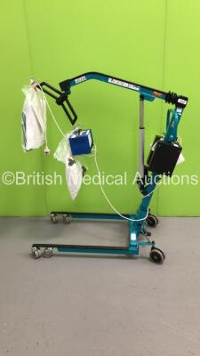 Invacare Opale Electric Hoist with Battery, Controller, Charger and Sling (Powers Up) *S/N FS0075685*