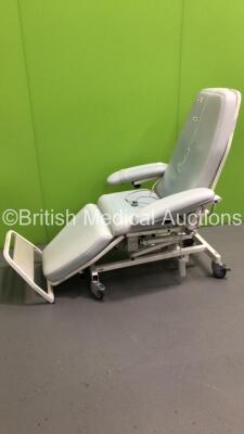 1 x Digitherm Comfort -4Eco Electric Dialysis / Therapy Chair with Controller - 2
