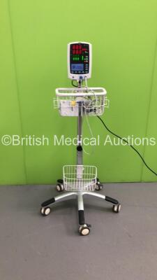 Mindray VS-800 Patient Monitor on Stand with 1 x SpO2 Finger Sensor and 1 x BP Hose and Cuff (Powers Up-Missing Light Lens) * Asset No FS 0075699 *