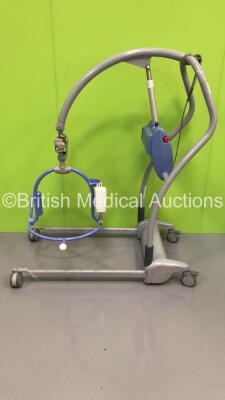 Arjo Maxi-Twin Electric Patient Hoist with Controller and Battery (Powers Up)