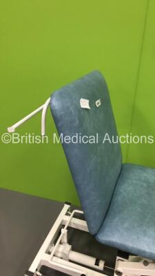 Medi-Plinth Hydraulic Patient Examination Couch (Hydraulics Tested Working) *S/N FS0176974* - 2