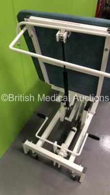 Medi-Plinth Hydraulic Patient Examination Couch (Hydraulics Tested Working) *S/N FS0176974* - 3