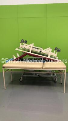 1 x Seers Medical Hydraulic Patient Examination Couch, 1 x Static Patient Examination Couch and 1 x Huntleigh Hydraulic Patient Examination Couch (Hydraulics Tested Working)