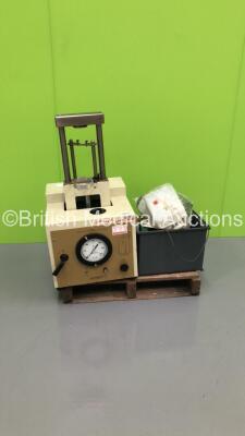 French Pressure Cell Press with Accessories (Powers Up)