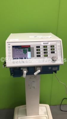 Drager Evita 2 dura Ventilator on Stand Software Version 04.24 with Hoses (Powers Up) *S/N ARUF-0197* **Mfd 2004** - 2