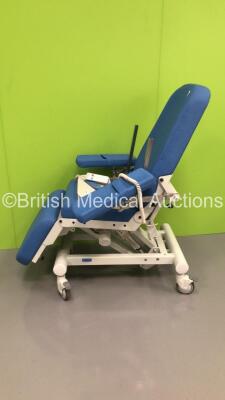 Midmark Promotal Electric Patient Chair with Controller (Powers Up) *S/N NA*