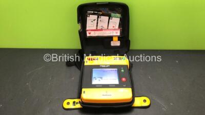 Medtronic Lifepak 1000 Defibrillator In Carry Case (Powers Up when Tested with Doner Battery-Battery Not Included)