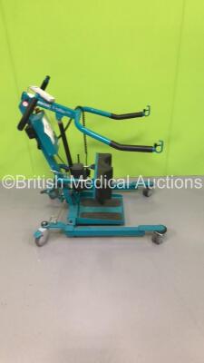 Ergolet Pallas 2000 Electric Patient Hoist with Controller (No Power - Suspect Flat Battery) *S/N 35C00654*