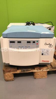 Thermo Centra CL3 Centrifuge (Powers Up)