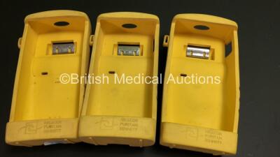 Job Lot of 9 x Oximeters Including 4 x Nellcor NPB-40, 1 x Masimo Rad-5v and 2 x Nonin with 12 x Empty Nellcor Protective Cases - 6