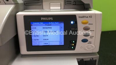 Philips IntelliVue Ref 862135 MP30 Touch Screen Patient Monitor Software Version G.01.80 with 1 x Philips IntelliVue X2 Handheld Patient Monitor Software Version G.01.75 Including ECG, SpO2, NBP, Press and Temp Options *Mfd 08-2009* (Powers Up) *SN DE8362 - 4