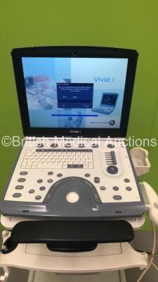 GE Vivid i Portable Ultrasound Scanner Ref H45021AG *S/N 004748VI* **Mfd 10/2008** with 1 x Transducers / Probes (3S-RS Ref 2355686 *Mfd 11/2008**) on Vivid i Safe Lock Cart (Powers Up - Requires Software Key) - 2