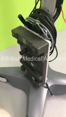 Zeiss OPMI Lumera Surgical Microscope with Zeiss F-170 Binoculars, 2 x Zeiss 10x Eyepieces and Zeiss f200 Lens on Zeiss S7 Stand and Footswitch (Powers Up with Good Bulb) *FS0182580* - 10