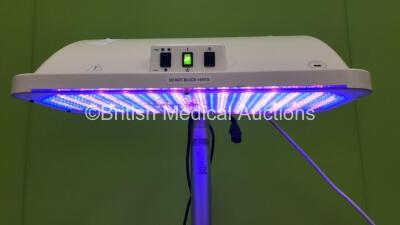 Natus NeoBlue LED Phototherapy Light on Stand (Powers Up) - 3