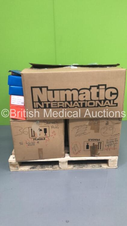 Pallet of Consumables Including Oral / Enteral Dispensers, 3CS Safety Spectacles and Clear Face Shields (Out of Date)