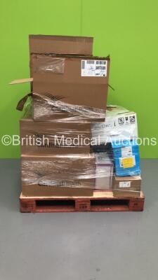 Pallet of Mixed Consumables Including Covidien Tissue Fusion Laparoscopic Instrument, Cusa Excel Manifold Tubing Sets and Covidien Sequential Compression Comfort Sleeves (Out of Date)