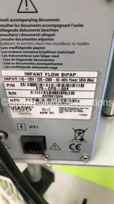 Viasys Infant Flow SiPAP Part No 675-CFG-004 on Stand with Viasys Infant Flow SiPAP Transducer Interface 677-002 and Hoses (Powers Up) *Mfd 04/2007* - 6