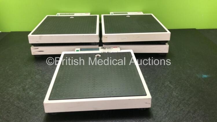 5 x Seca Model 877 Weighing Scales (All Untested Due to Missing Batteries) *SN 5877342107627, 5877292085007, 5877245086379, 5877290084942, 5877246086434*