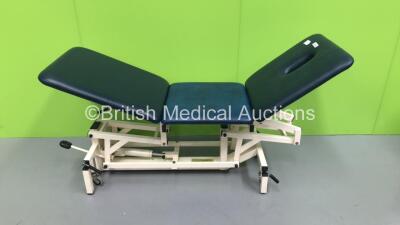 Akron Hydraulic Patient Examination Couch (Hydraulics Tested Working) * Asset No FS 0120260 *