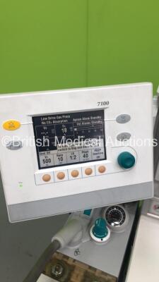 Datex-Ohmeda Aestiva/5 Anaesthesia Machine with Datex-Ohmeda 7100 Ventilator Software Version 1.4 with Blease Sevoflurane Vaporizer, Bellows, Absorber and Hoses (Powers Up) *S/N AMVQ00136* - 5