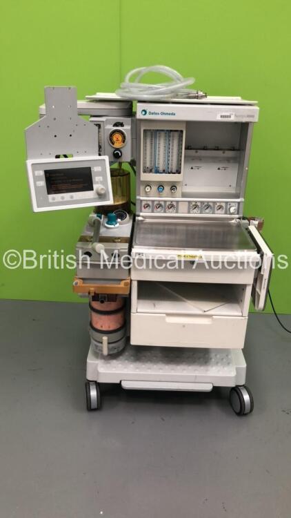 Datex-Ohmeda Aestiva 3000 Anaesthesia Machine with Datex-Ohmeda Aestiva with SmartVent Software Version 3.2, Oxygen Mixer, Bellows, Absorber and Hoses (Powers Up) *S/N