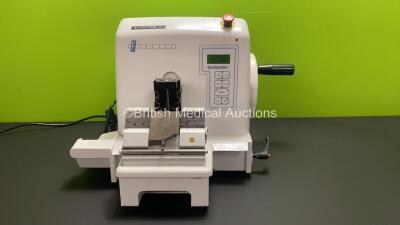 Shandon Finesse ME Microtome (Powers Up) *FN1066M9912*