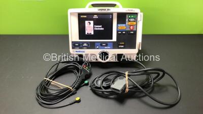 Medtronic Physio Control Lifepak 20e Defibrillator / Monitor with ECG and Printer Options, 1 x ECG Lead and 1 x Paddle Lead *Mfd 2008* (Powers Up) *36340249*