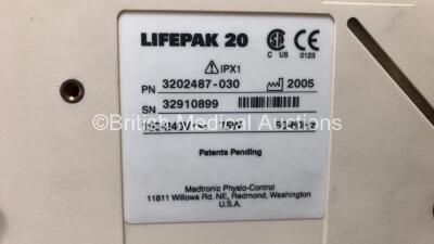 2 x Medtronic Physio Control Lifepak 20 Defibrillator / Monitors with ECG and Printer Options (Both Power Up) *GL* **32910899 - 32910898** - 5