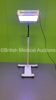 Drager Phototherapy 4000 Light on Stand (Powers Up)