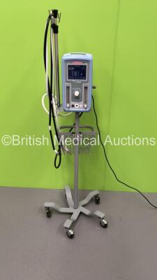 Viasys Healthcare Infant Flow SiPAP P/N 675-CFG-004 on Stand with Hoses (Powers Up with Alarm E54 ) * Mfd April 2005 *