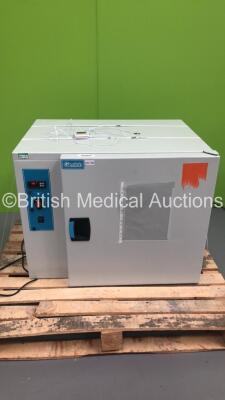 GenLab INC/150/F/DIG Incubator (Powers Up) *Pallet*