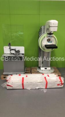 Siemens Mammomat Inspiration Digital Mammography System Model No 10140000 *S/N 10017* **Mfd 2016** with Accessories (Incomplete) ***FM20-00656***